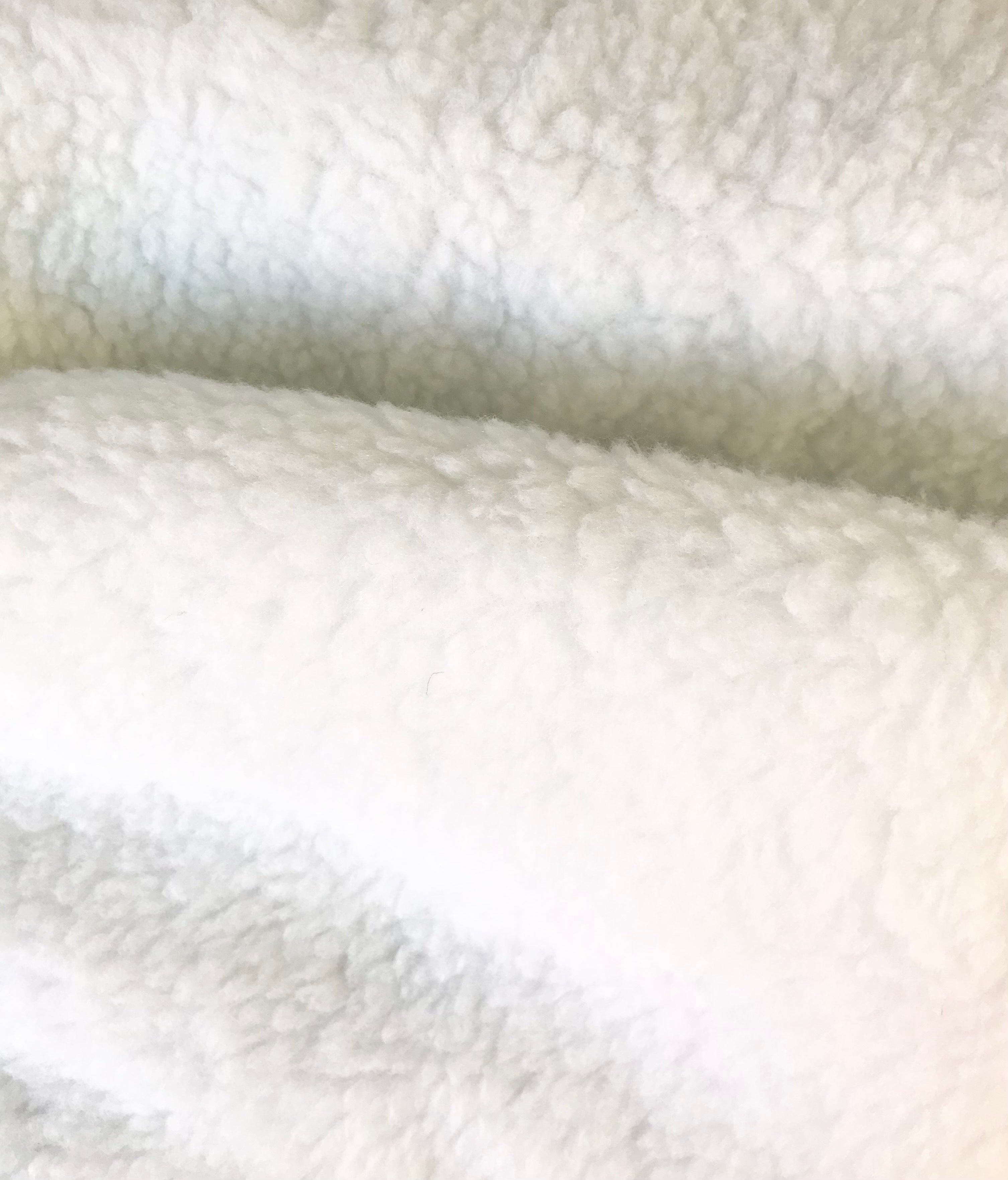 Weiche Samt-Sherpa-Matte in Hellgrau